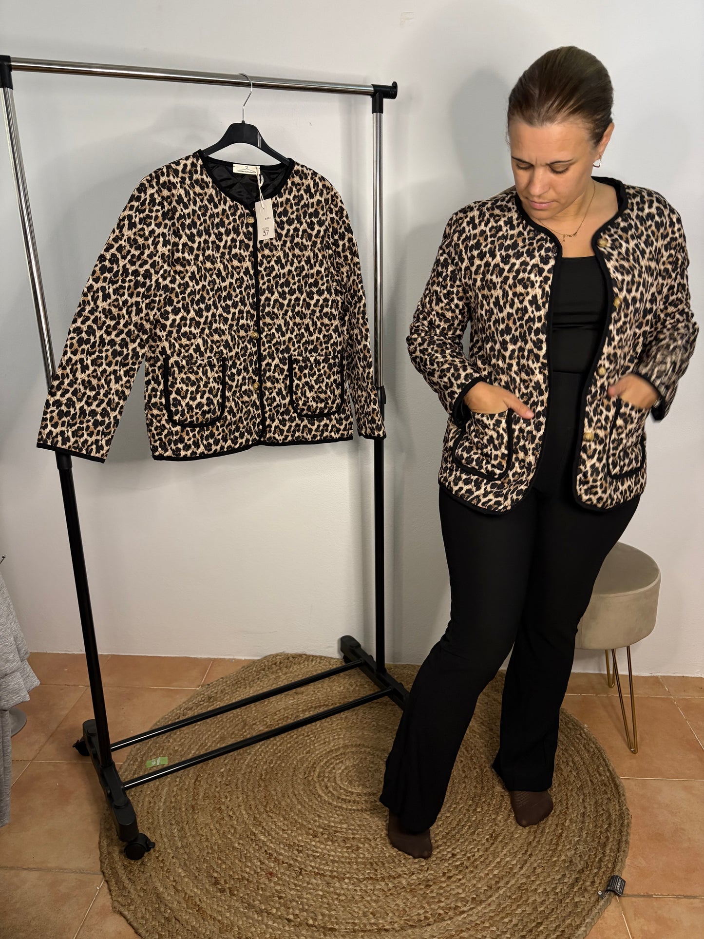 . Chaqueta animal print