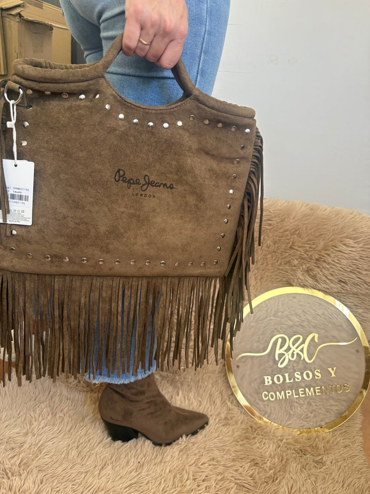 Conjunto en ante color taupe