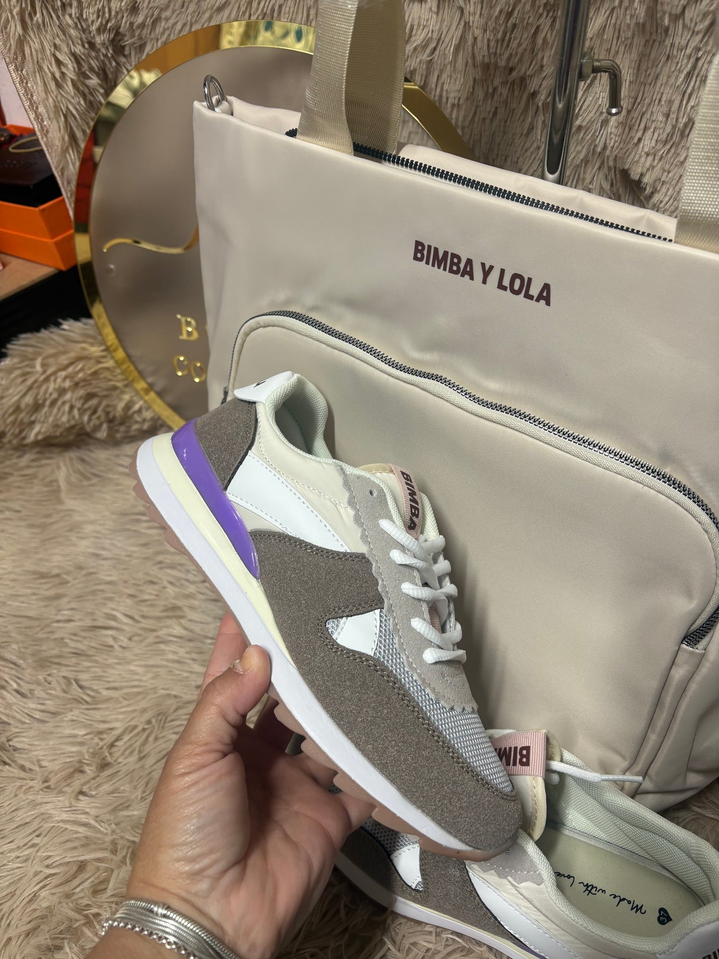 .Zapatilla Lola kaki