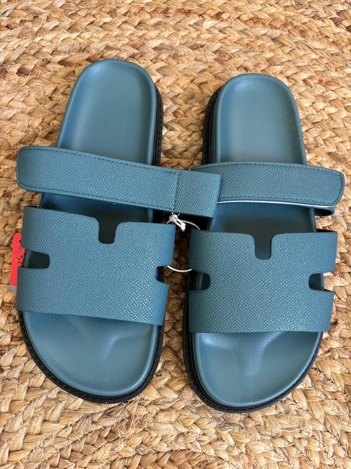 Chanclas inspiración Hermes