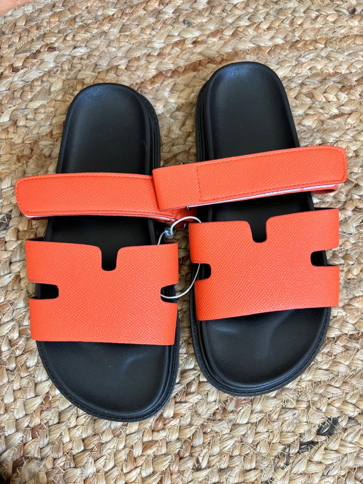 Chanclas inspiración Hermes