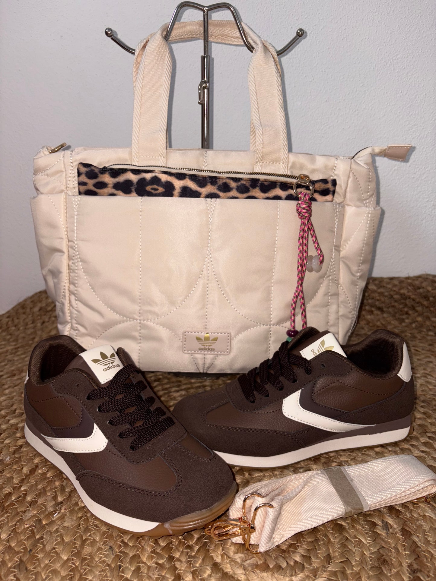 A Conjunto bolso + zapatillas