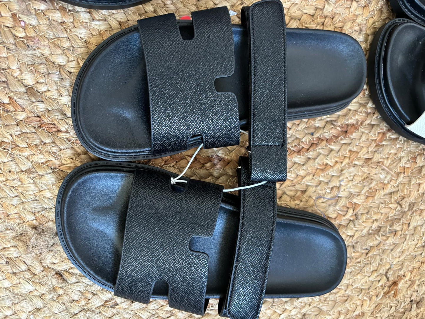 Chanclas inspiración Hermes