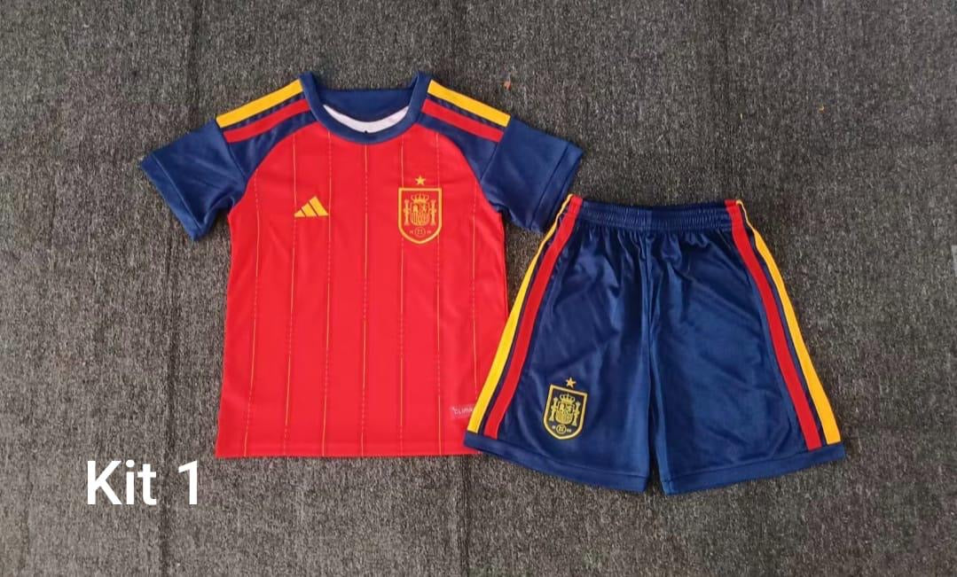 .Equipación niño España