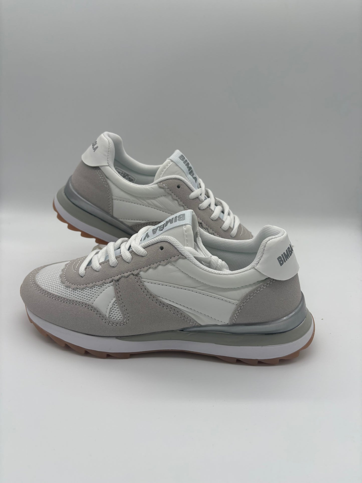 Lola gris