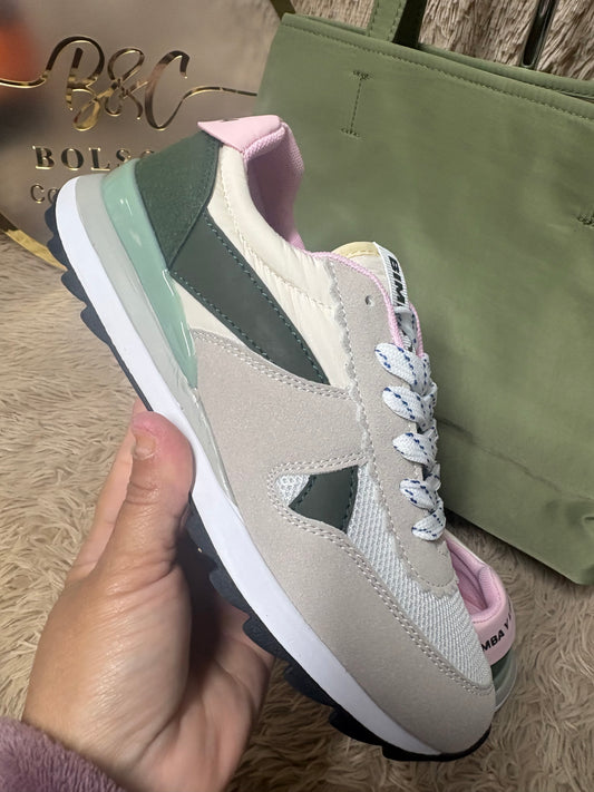 .Zapatilla Lola verde