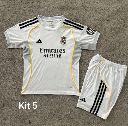 . Equipación niño fútbol