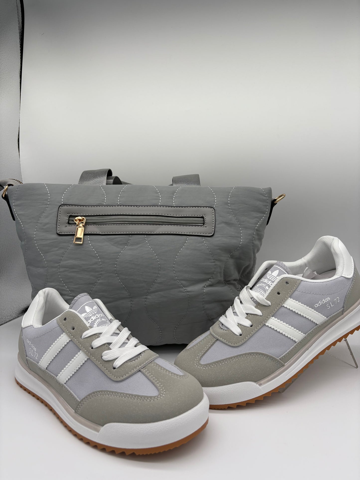 Conjunto inspiración gris