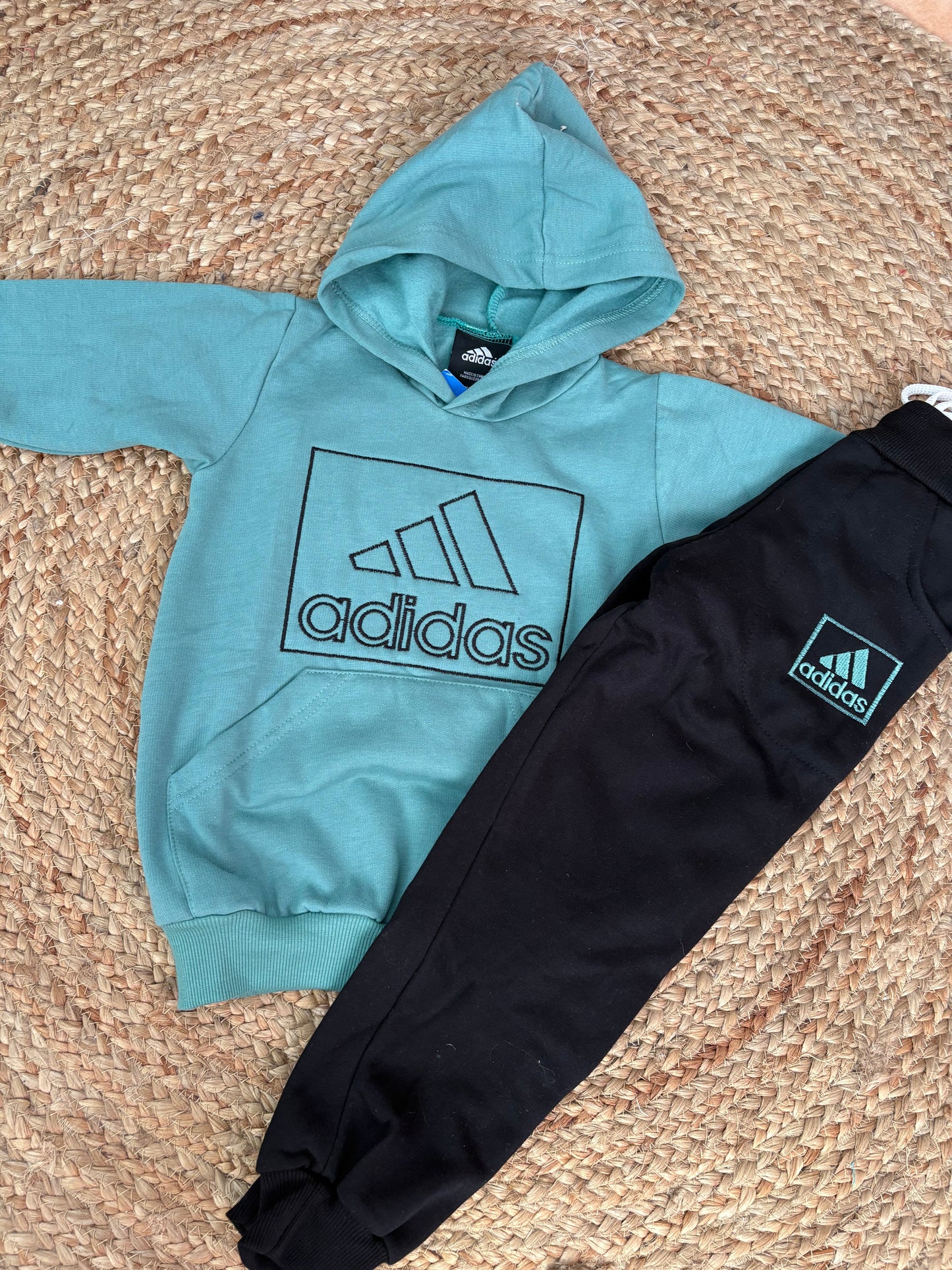 Chandal de algodón bordado