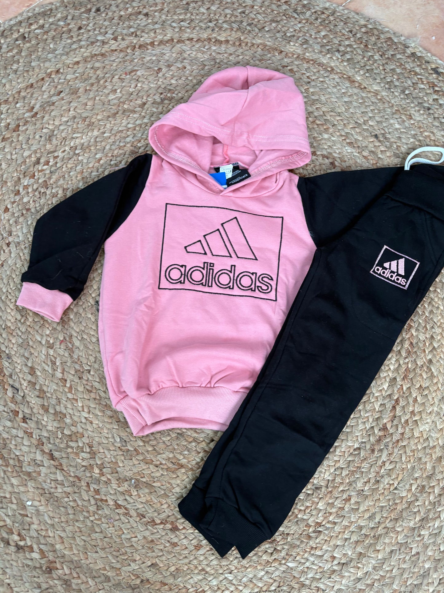 Chandal de algodón bordado